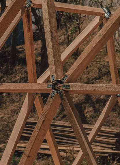 TALLER: Construcción de domo para invernadero, por Mangle Arquitectos.